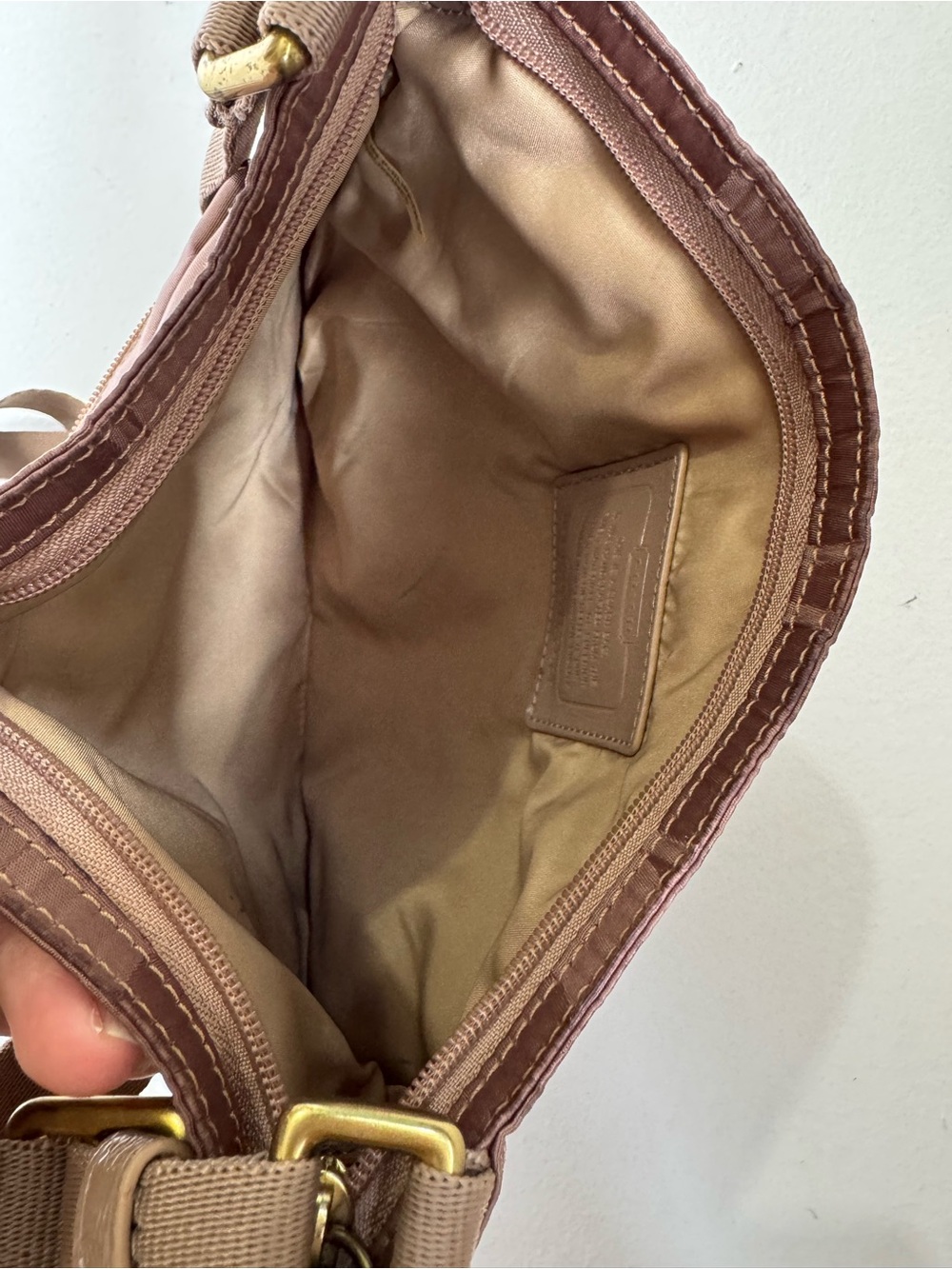 Coach Getaway Urban File Crossbody Bag nylon - Picture 9 of 10